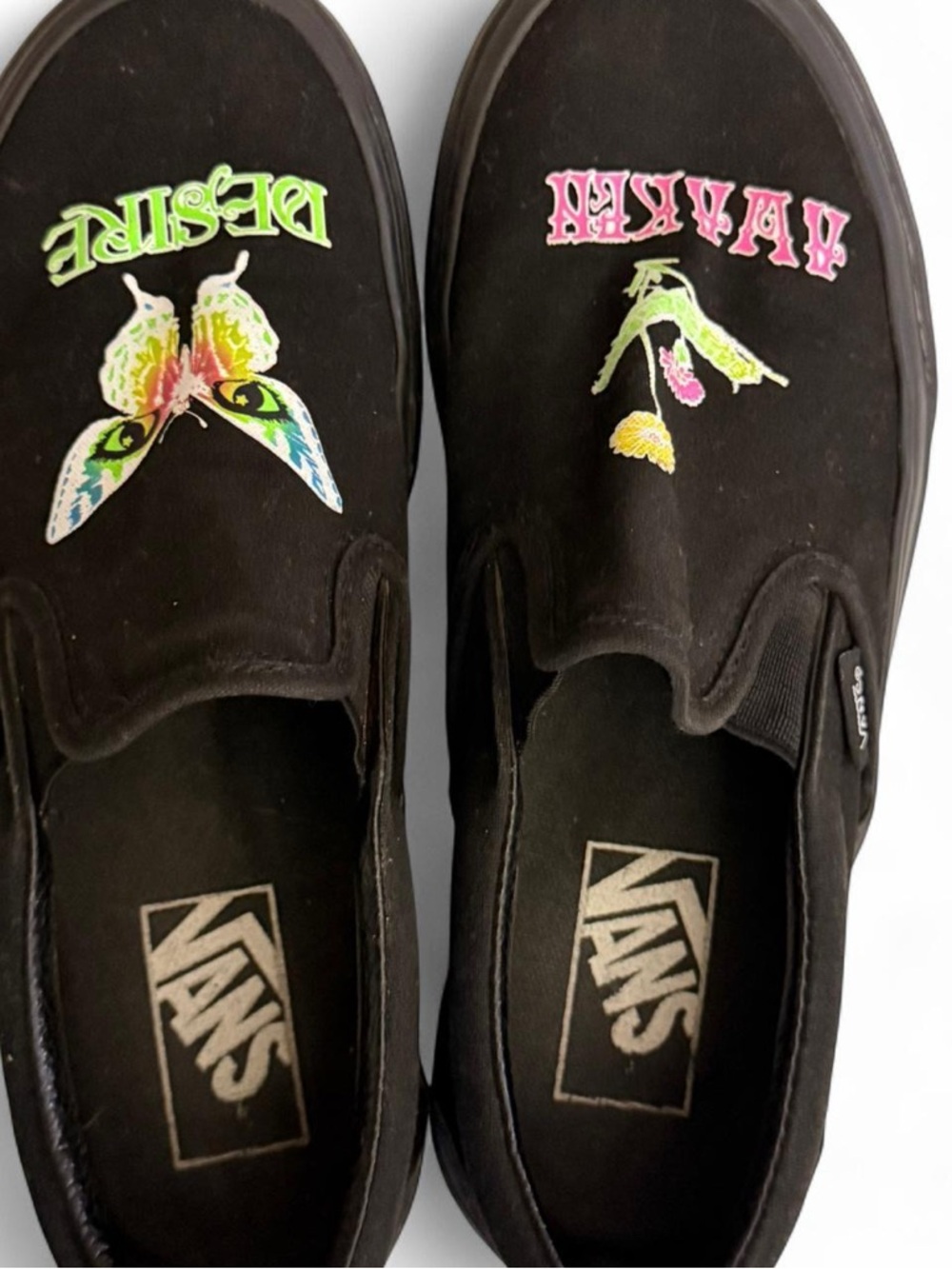 Vans - Picture 3 of 5